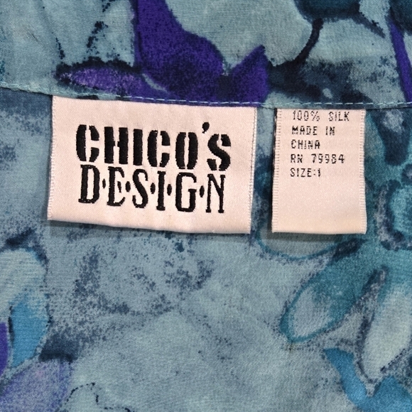 Vintage Chico's Design 100% Silk Blue Purple Floral Button-Up Shirt Beachy - Picture 7 of 7